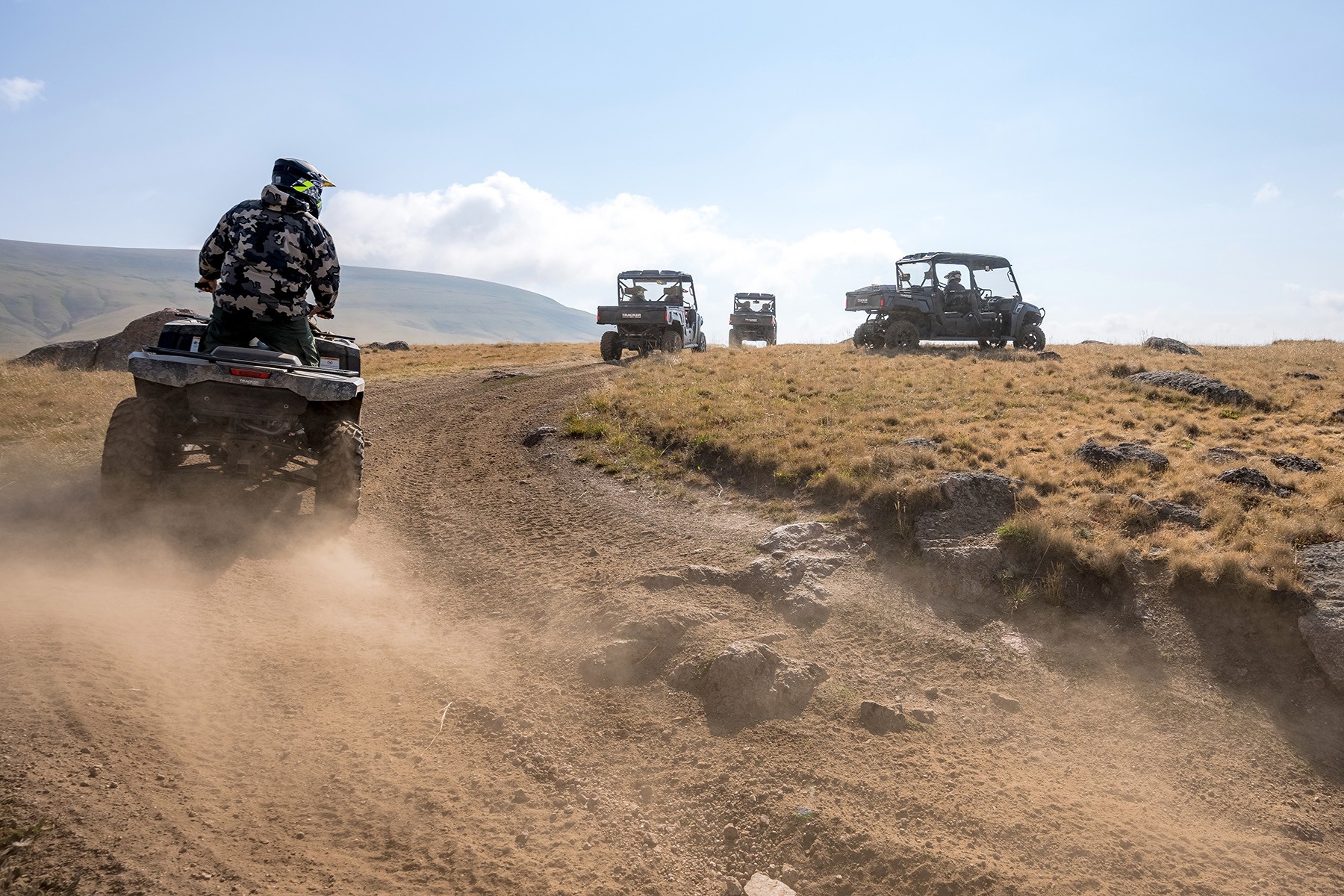 Service Manuals - TRACKER Off Road